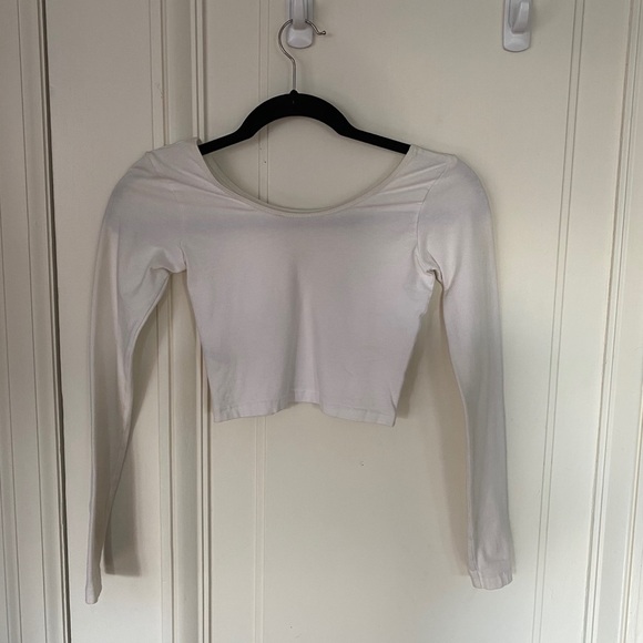American Apparel White Long-Sleeved Crop Top - Picture 2 of 7